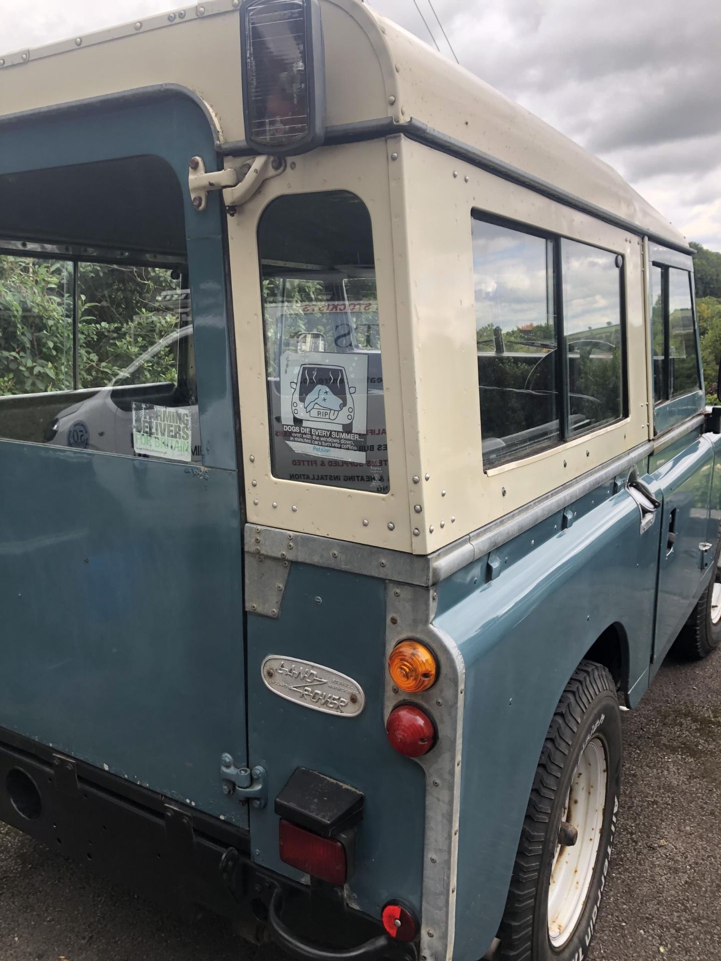1981 Land Rover 88 inch Series III Registration number KAN 404W Blue with a white roof 2,286 cc - Image 7 of 51