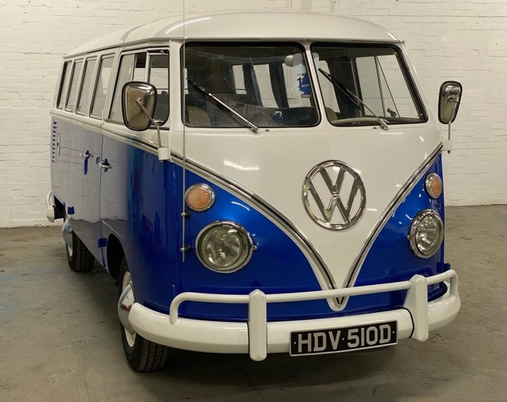 1966 VW 13 Window Deluxe Splitscreen Campervan Registration number HDV 510D Chassis number 256174614 - Image 2 of 25