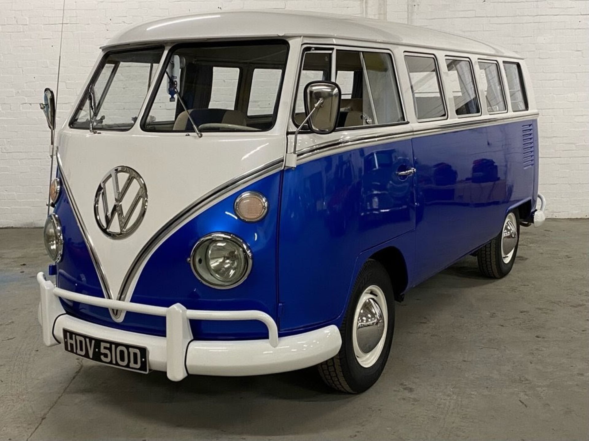 1966 VW 13 Window Deluxe Splitscreen Campervan Registration number HDV 510D Chassis number 256174614 - Image 3 of 25