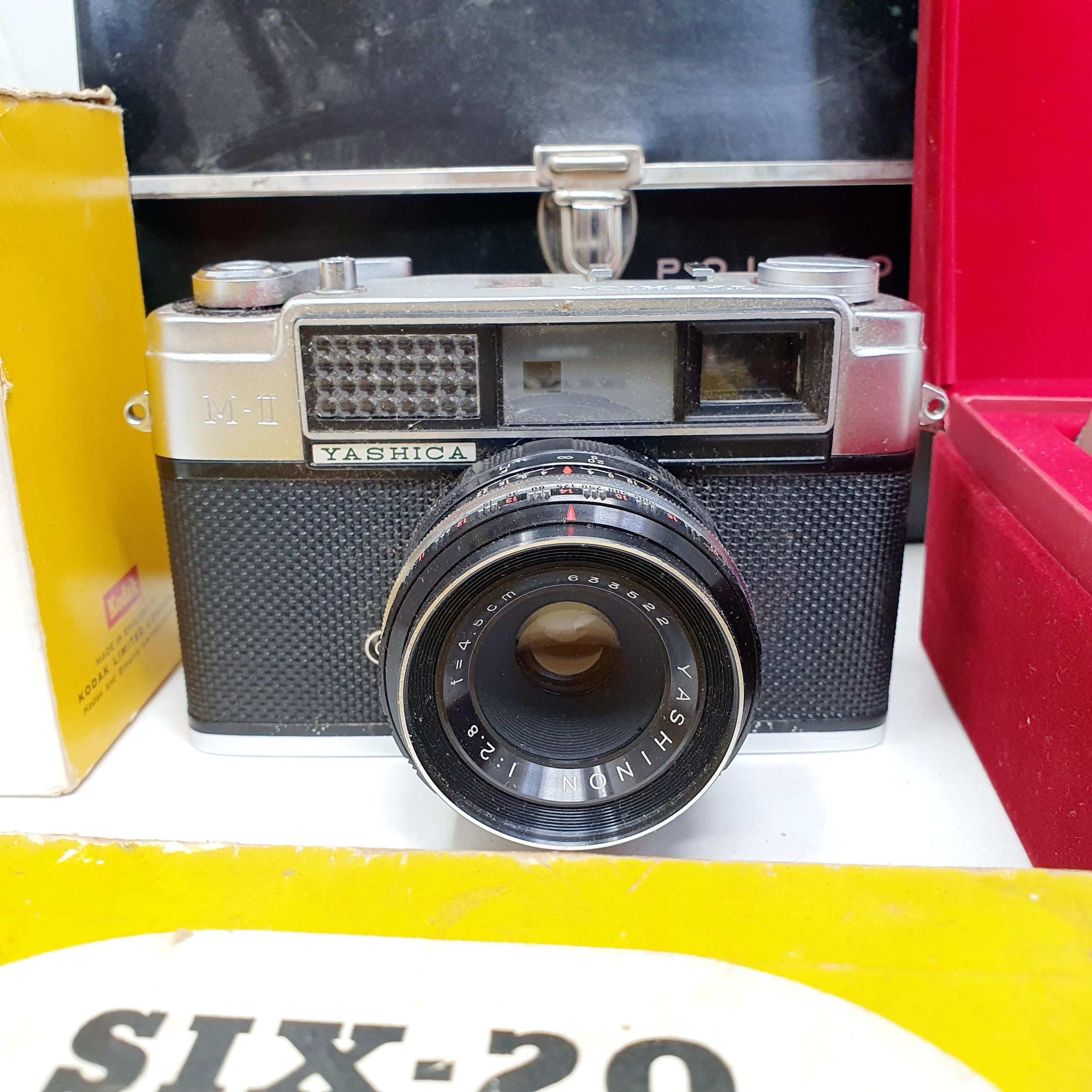 A Yashica camera, and assorted photographic equipment (box) - Image 2 of 4