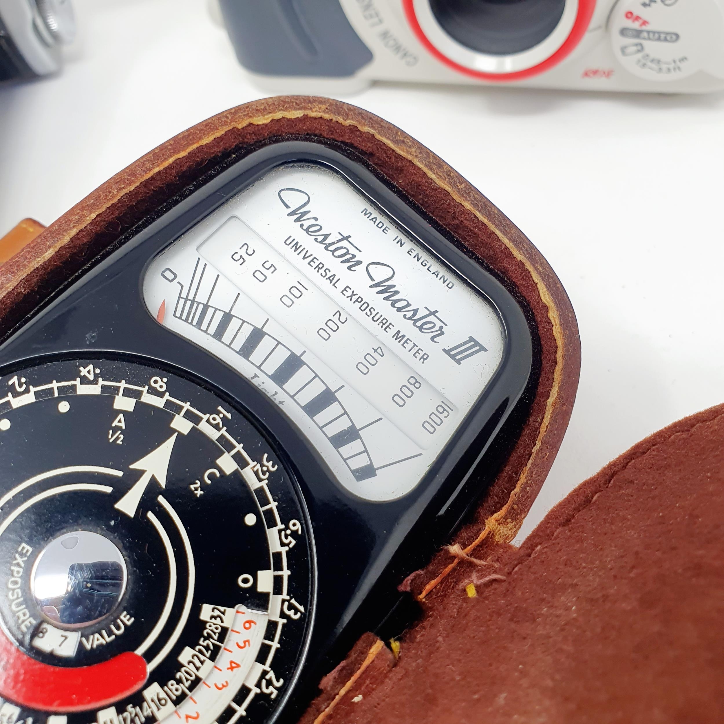 An Ensign Selfix 16-20 camera, in a leather carry case, an Ensign Weston Master III light meter in - Image 4 of 5