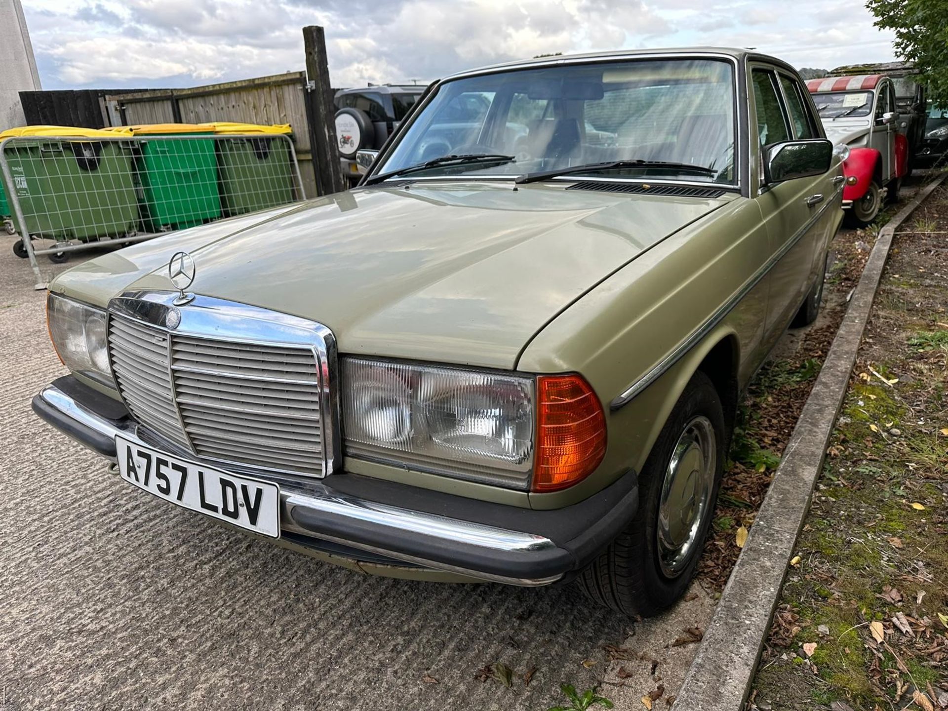 1983 Mercedes-Benz 230E - Bild 3 aus 13