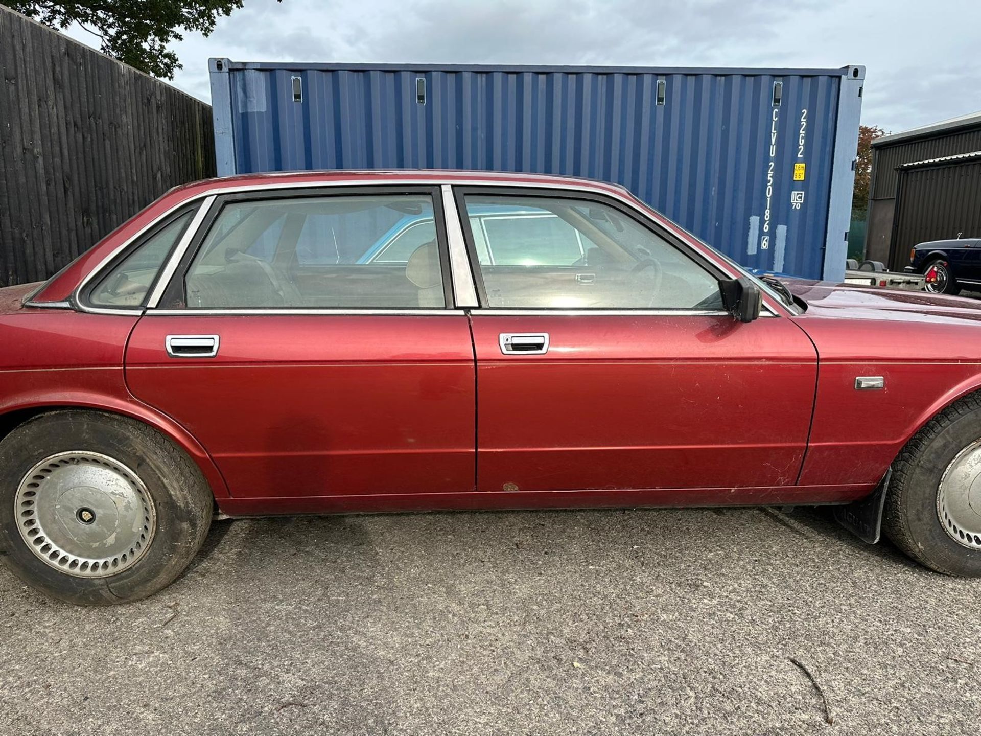 1987 Jaguar XJ6 Being sold without reserve Registration number E693 HRF Red with a tan leather - Bild 7 aus 14