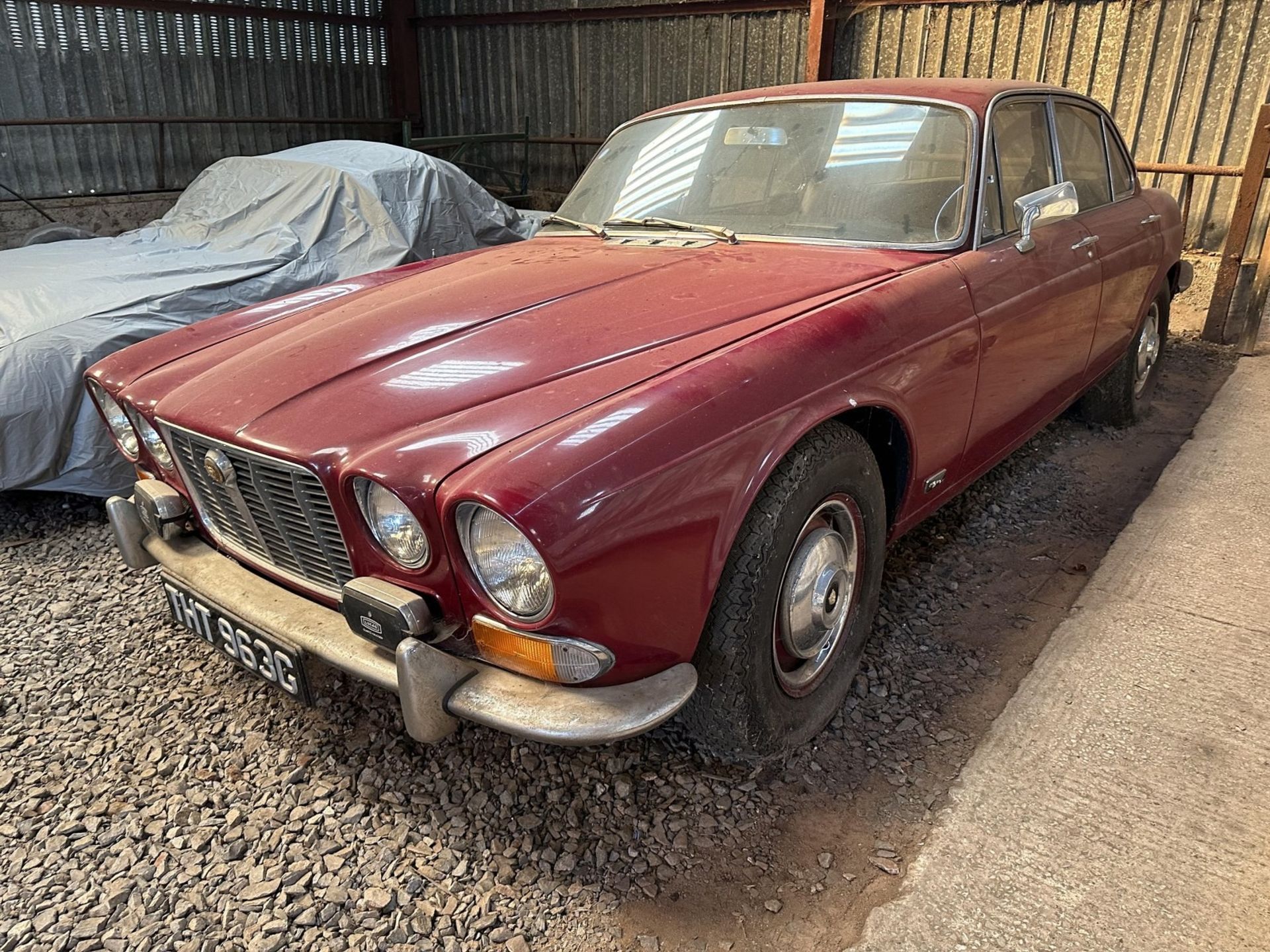 1969 Jaguar XJ6 4.2 Being sold without reserve Registration number THT 963G Red with a mushroom - Image 4 of 73