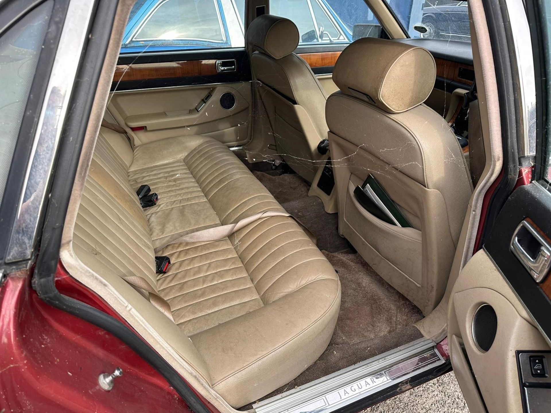 1987 Jaguar XJ6 Being sold without reserve Registration number E693 HRF Red with a tan leather - Bild 14 aus 14