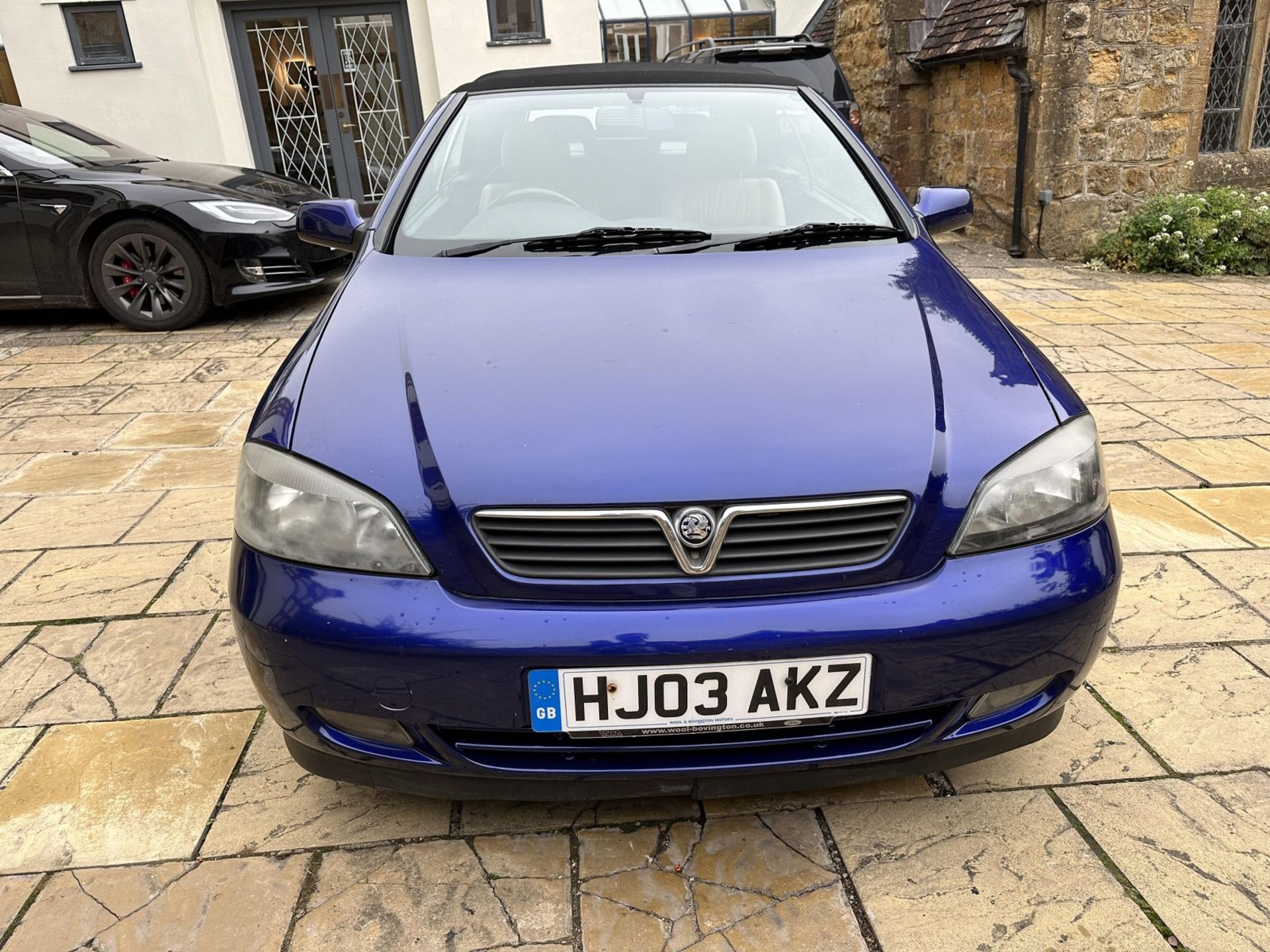 2003 Vauxhall Astra Convertible Special Edition 100 1.8 16V Registration number HJ03 AKZ Blue with a - Bild 2 aus 30