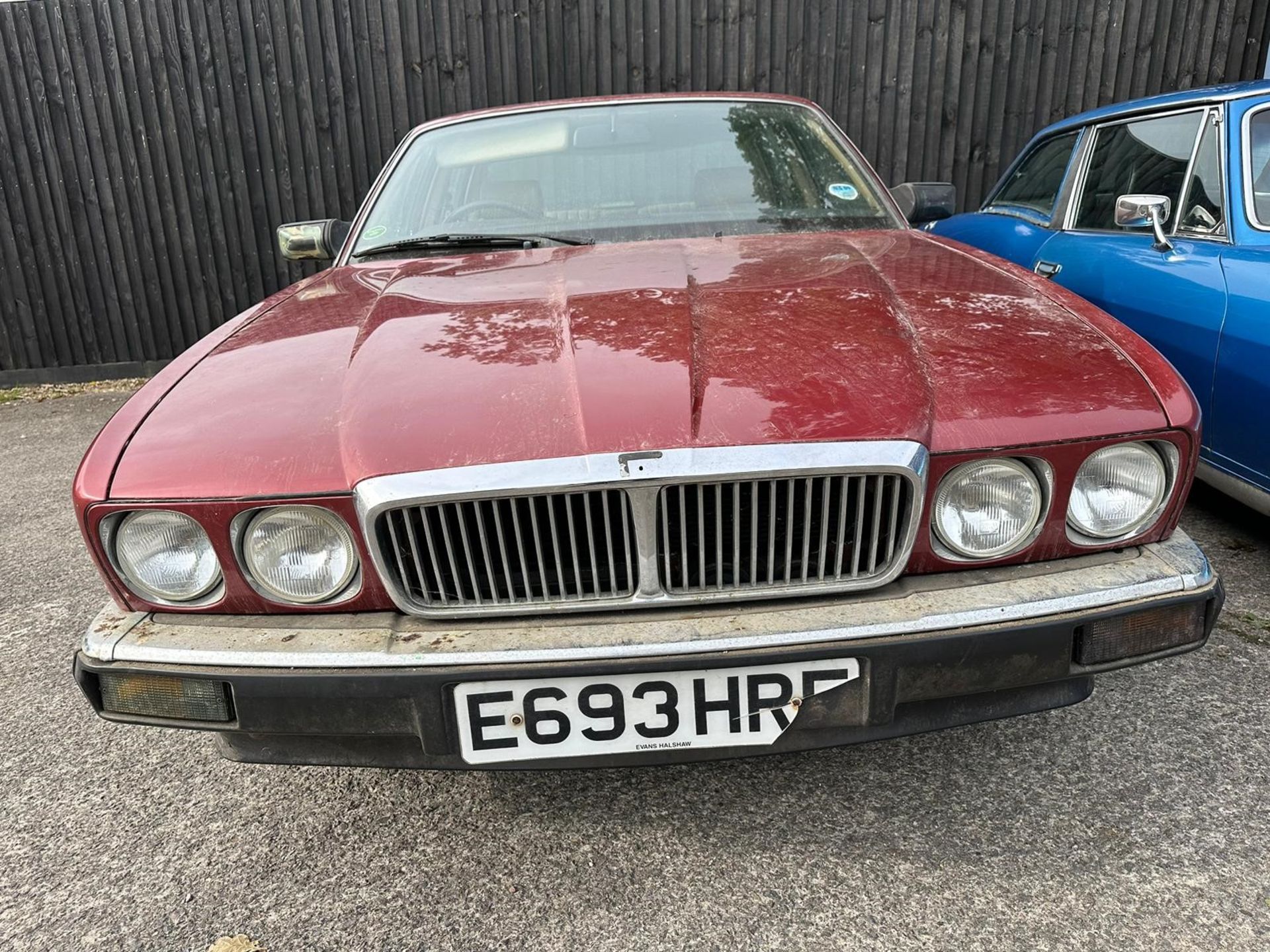 1987 Jaguar XJ6 Being sold without reserve Registration number E693 HRF Red with a tan leather - Bild 2 aus 14