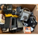 A Nizo Heliomatic 8 cine camera, other cine cameras, cameras, and related items (box) Provenance: