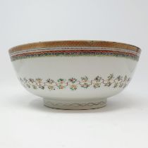 A Chinese famille rose exportware bowl, 30 cm diameter