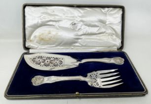 A George IV silver fish slice and fork, London 1826, later cased, 13.3 ozt