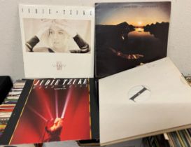 Judie Tzuke assorted vinyl LPs, singles, programmes and other memorabilia (box)