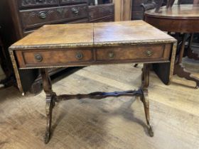 A walnut sofa table, 87 cm wide Top split