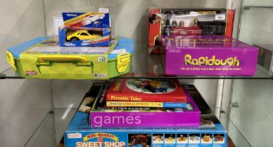 Assorted games and toys (qty)