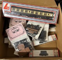 Assorted OO gauge Hornby trains and related items (box)