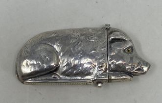 A novelty silver vesta, in the form of a pig Condition good, a 20th/21st century copy