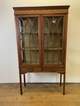 An Edwardian inlaid mahogany display cabinet, 91 cm wide