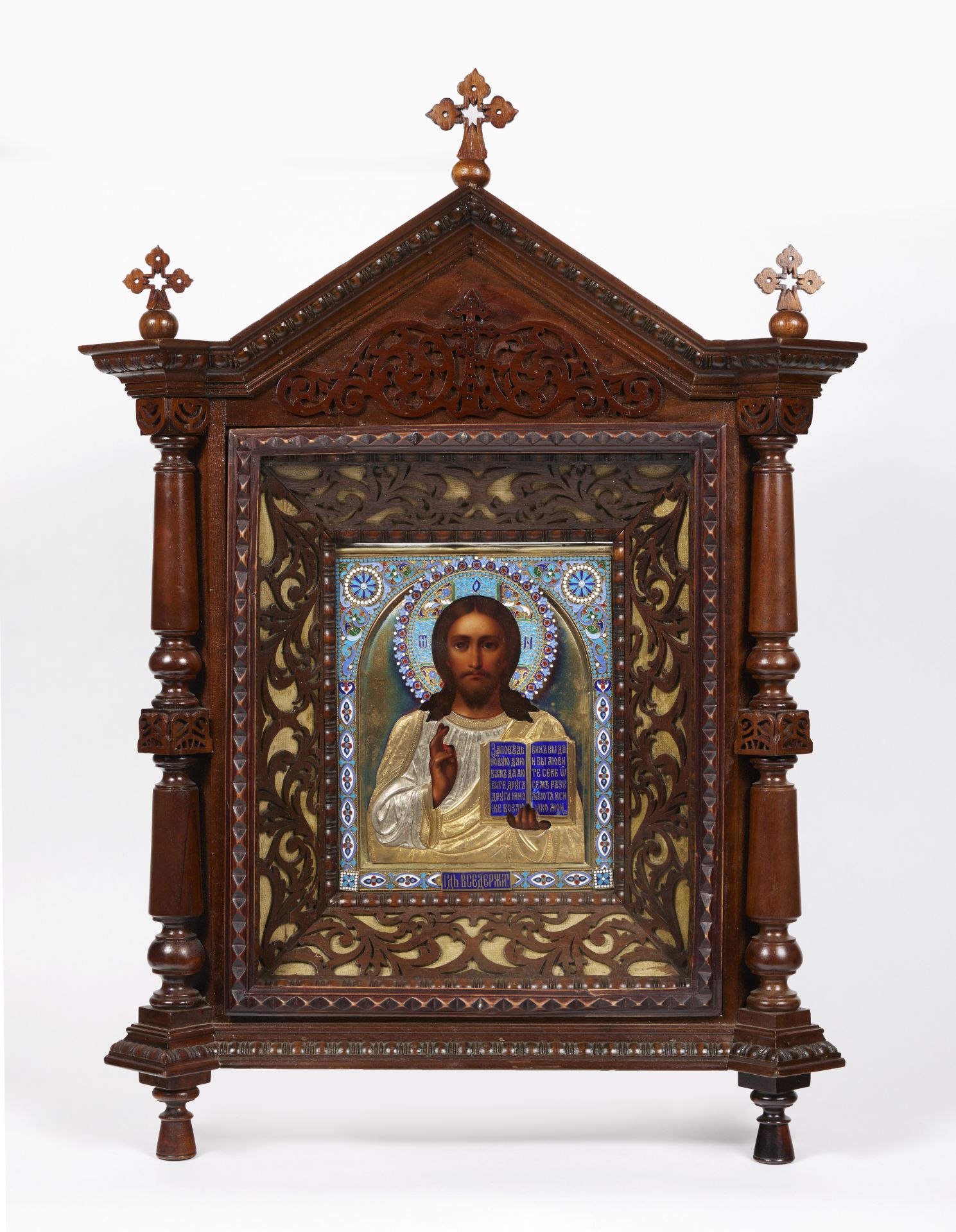 Icône « Christ Pantocrator » Russie, fin XIXe siècle Tempera sur bois. Oklad en argent, vermeil et