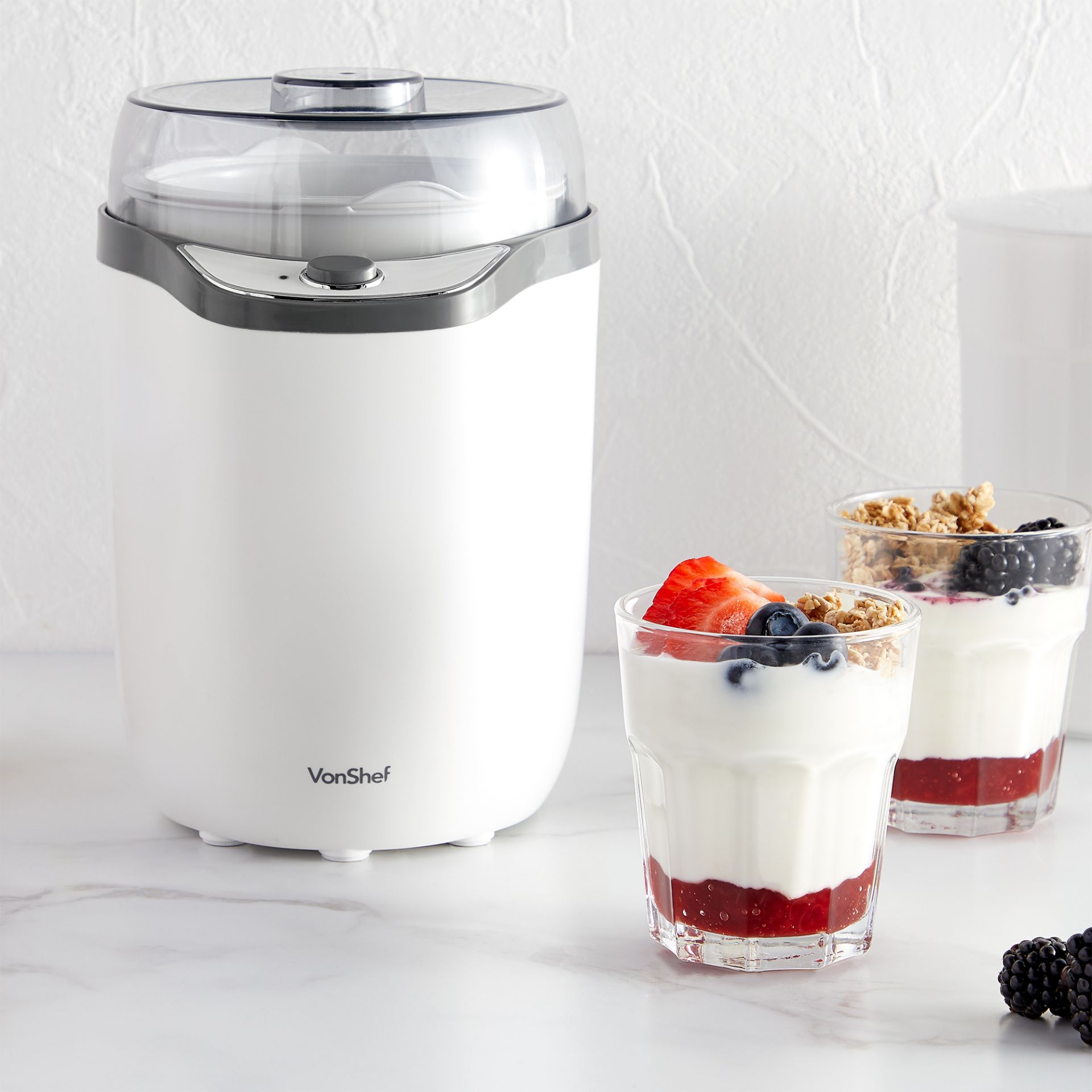RRP-£23 VonShef Yoghurt Maker Machine â€“ Yogurt Maker with Strainer & Recipes Included, 1.8L, Ideal