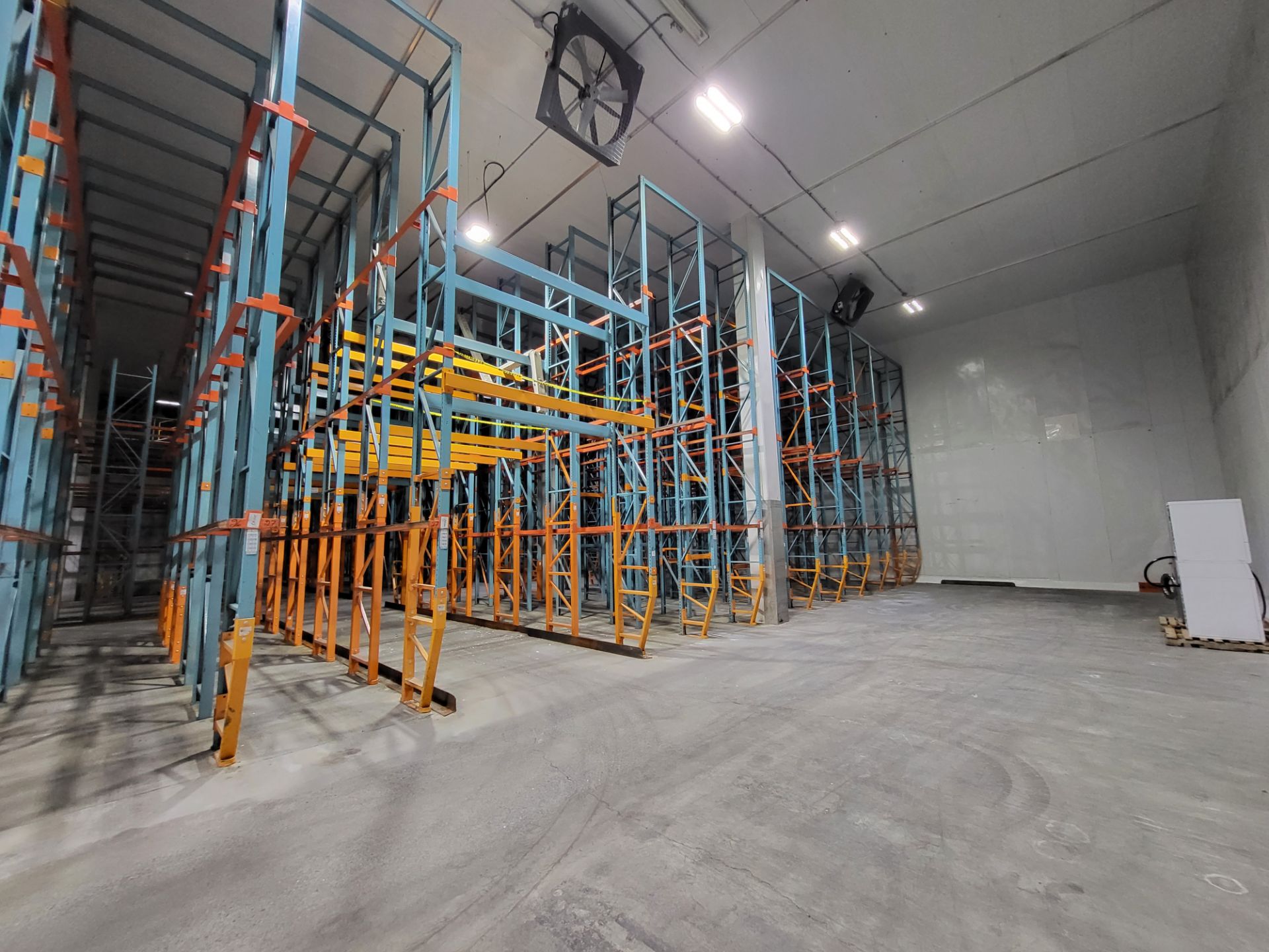 Drive Racking System 36 Rows/1500 Bays, (400) 22/25' Uprights (250) Rail Sections, (500+) Top Beams. - Image 2 of 14