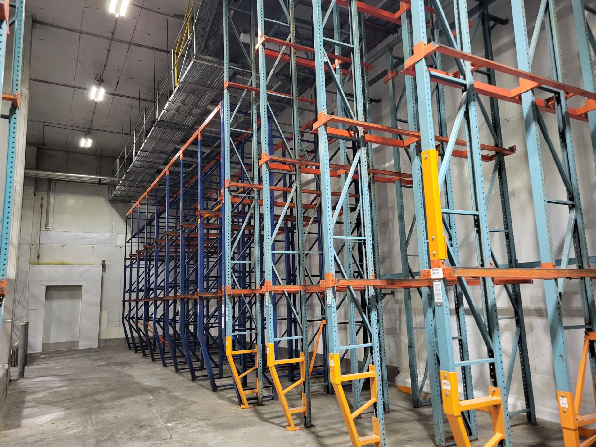 Drive Racking System 36 Rows/1500 Bays, (400) 22/25' Uprights (250) Rail Sections, (500+) Top Beams. - Image 13 of 14