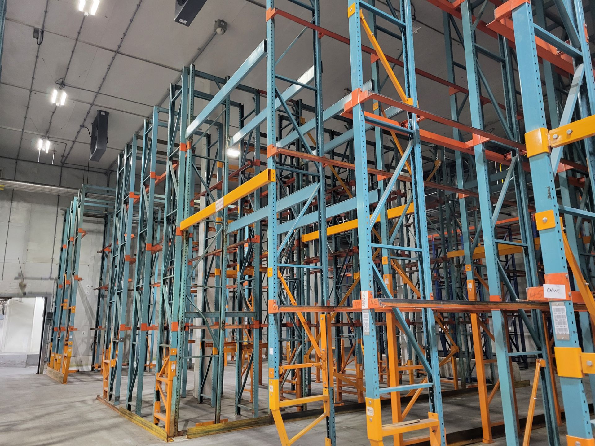 Drive Racking System 36 Rows/1500 Bays, (400) 22/25' Uprights (250) Rail Sections, (500+) Top Beams. - Image 11 of 14