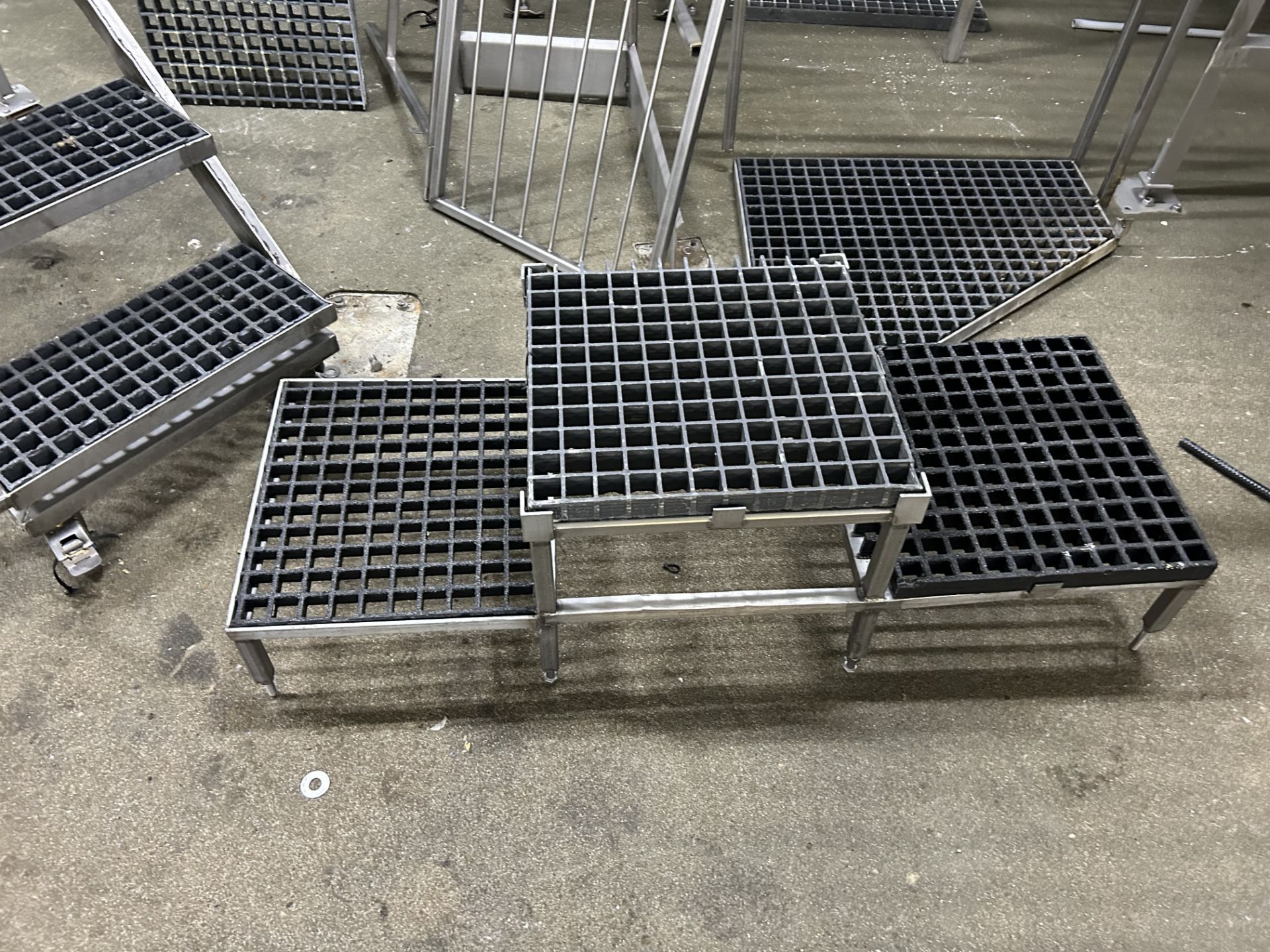 Miscellaneous SS Anti-Slip Grid Floor Platforms, Staircases, Risers - Image 5 of 14