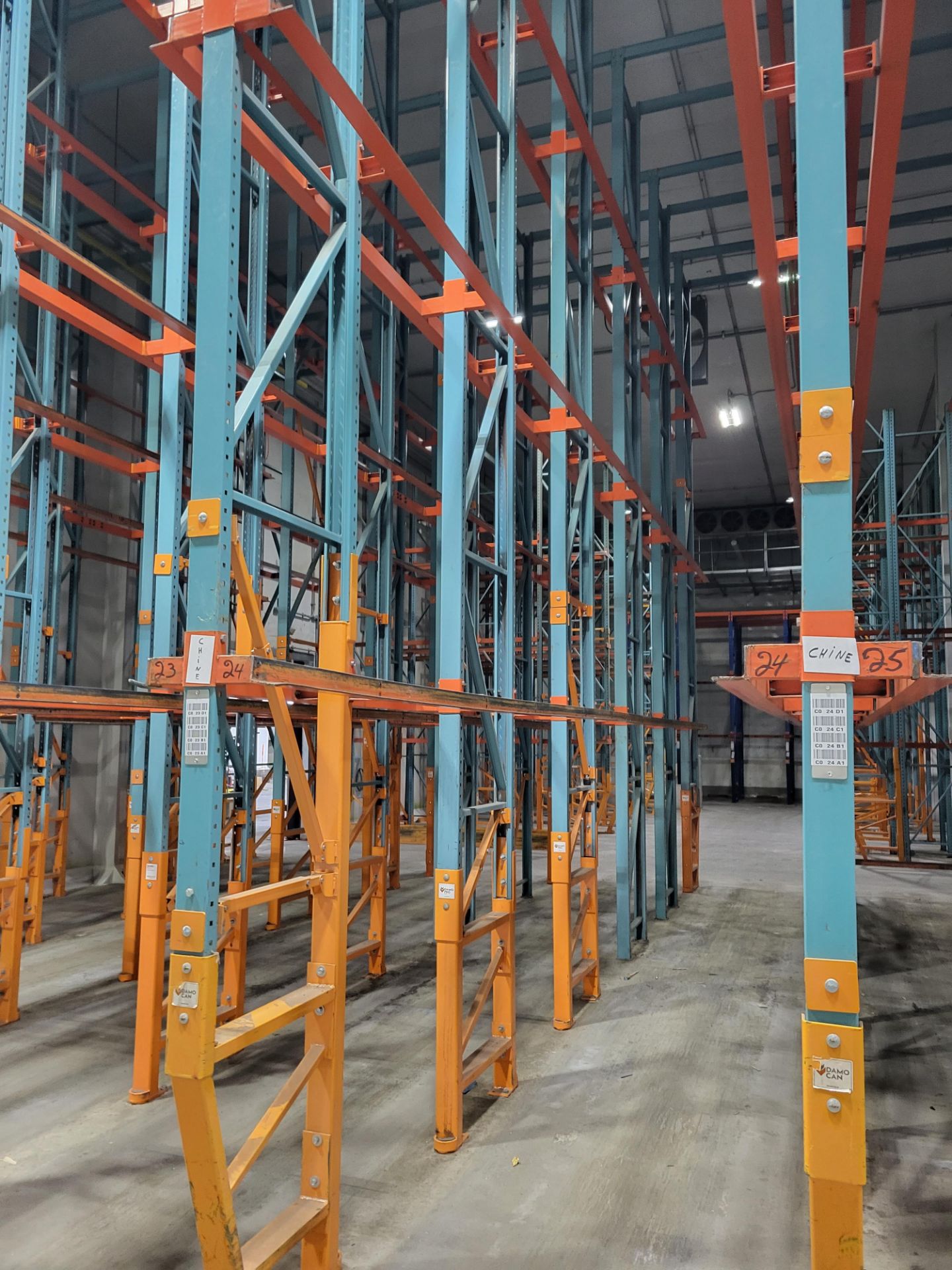 Drive Racking System 36 Rows/1500 Bays, (400) 22/25' Uprights (250) Rail Sections, (500+) Top Beams. - Image 9 of 14