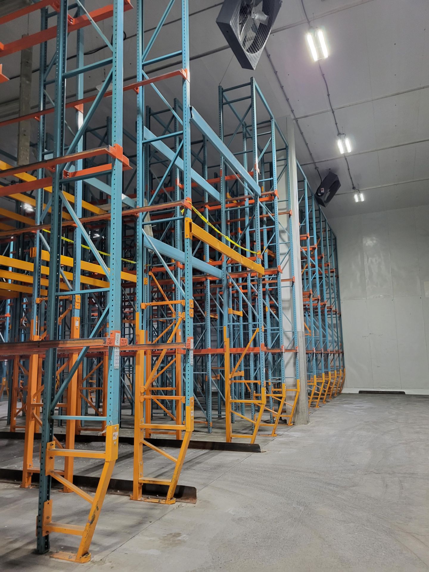 Drive Racking System 36 Rows/1500 Bays, (400) 22/25' Uprights (250) Rail Sections, (500+) Top Beams. - Image 3 of 14