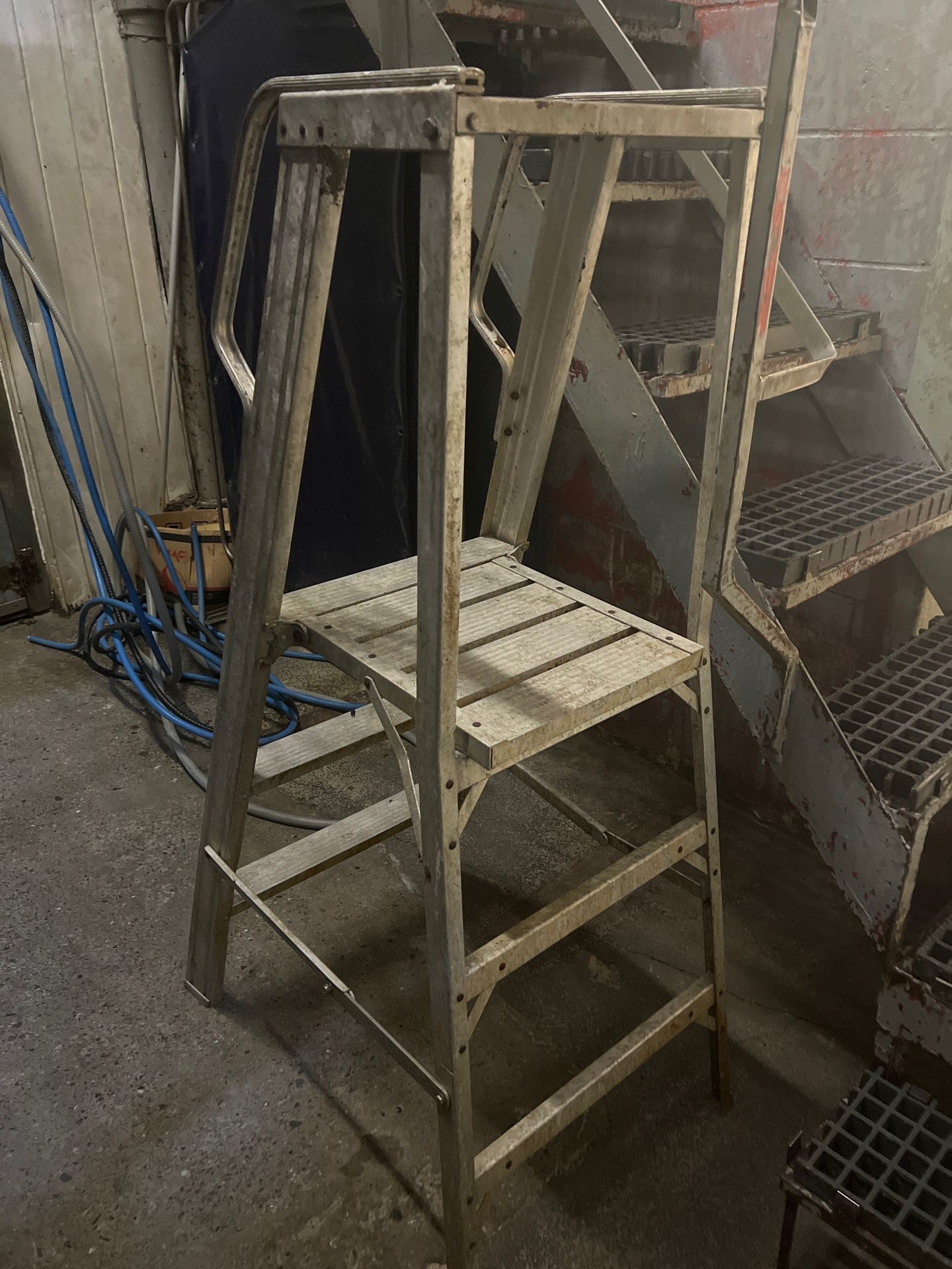 Aluminum Stepladder w/ Arm Holds - Image 2 of 2