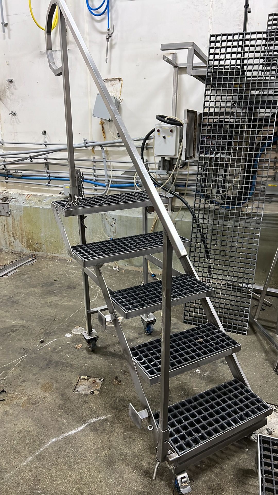 Miscellaneous SS Anti-Slip Grid Floor Platforms, Staircases, Risers - Image 11 of 14