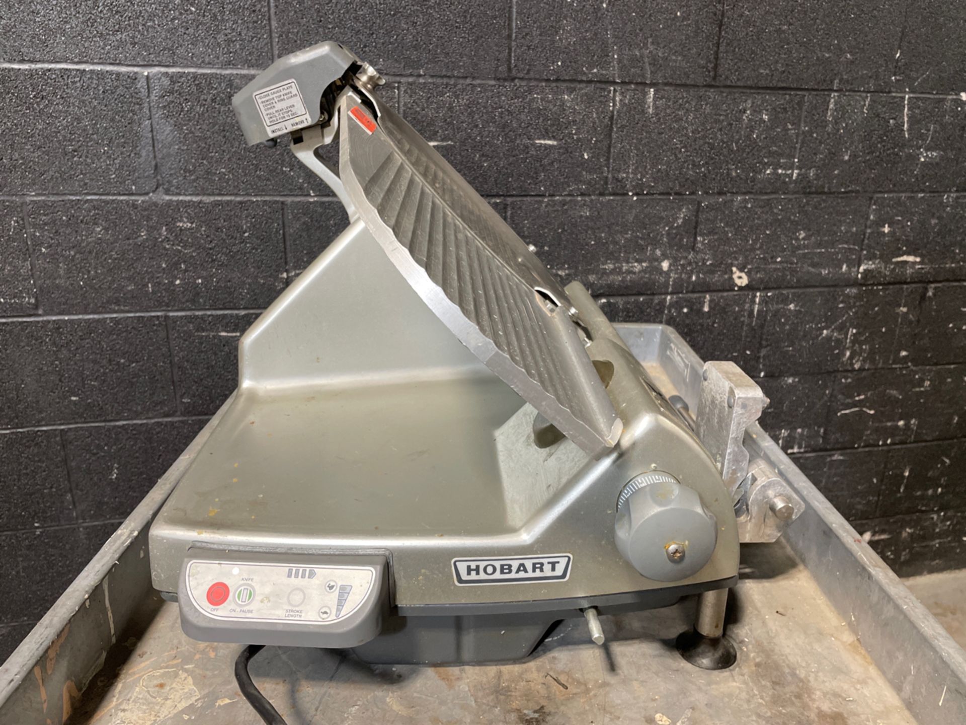 HOBART HS9N ELECTRIC MEAT SLICER (LOCATED AT 151 REGAL ROW STE 231 DALLAS TX, 75247) - Image 4 of 5