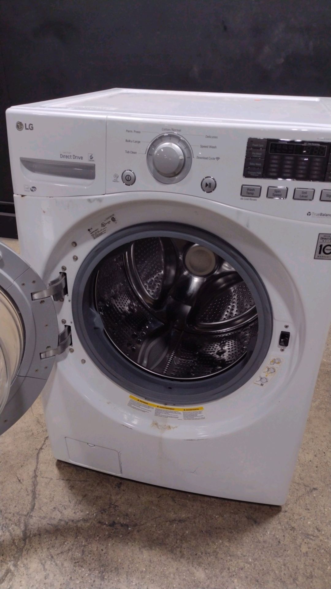 LG WM3170CW WASHER MACHINE (LOCATED AT 3325 MOUNT PROSPECT ROAD, FRANKLIN PARK, IL, 60131) - Image 2 of 3