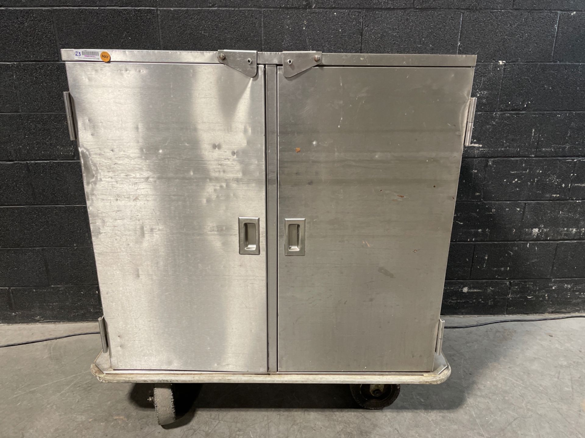 SS FOOD TRAY CART (LOCATED AT 151 REGAL ROW STE 231 DALLAS TX, 75247)