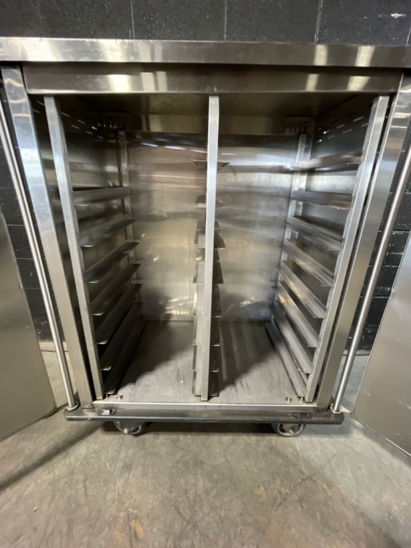 DINEX CARLISLE SS FOOD TRAY CART (LOCATED AT 151 REGAL ROW STE 231 DALLAS TX, 75247) - Image 3 of 6