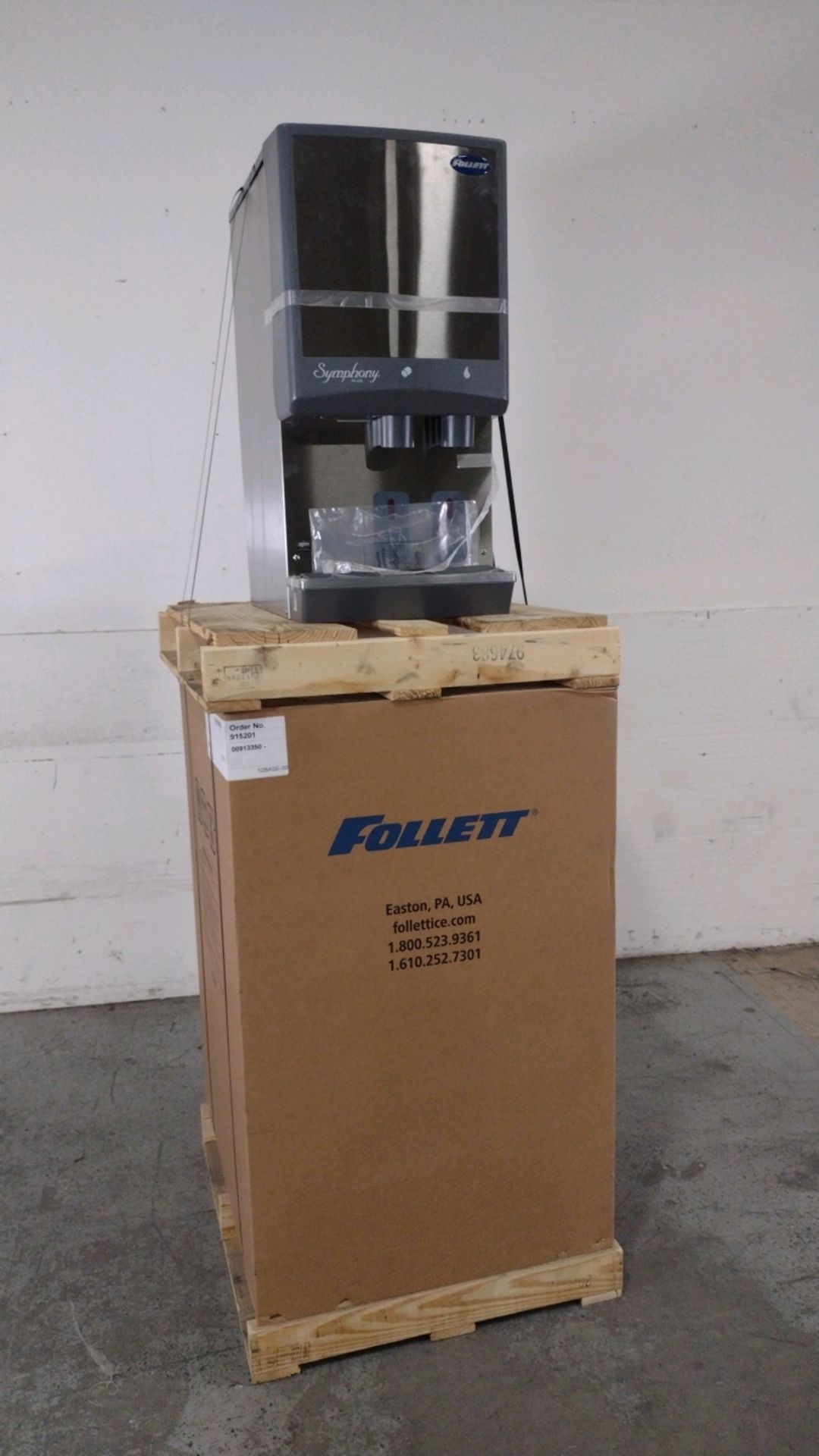 FOLLETT 12CI425A/12BASE-00 CHEWBLET ICE MAKER WITH STAND (IN BOX) LOCATED AT 1825 S. 43RD AVE SUITE
