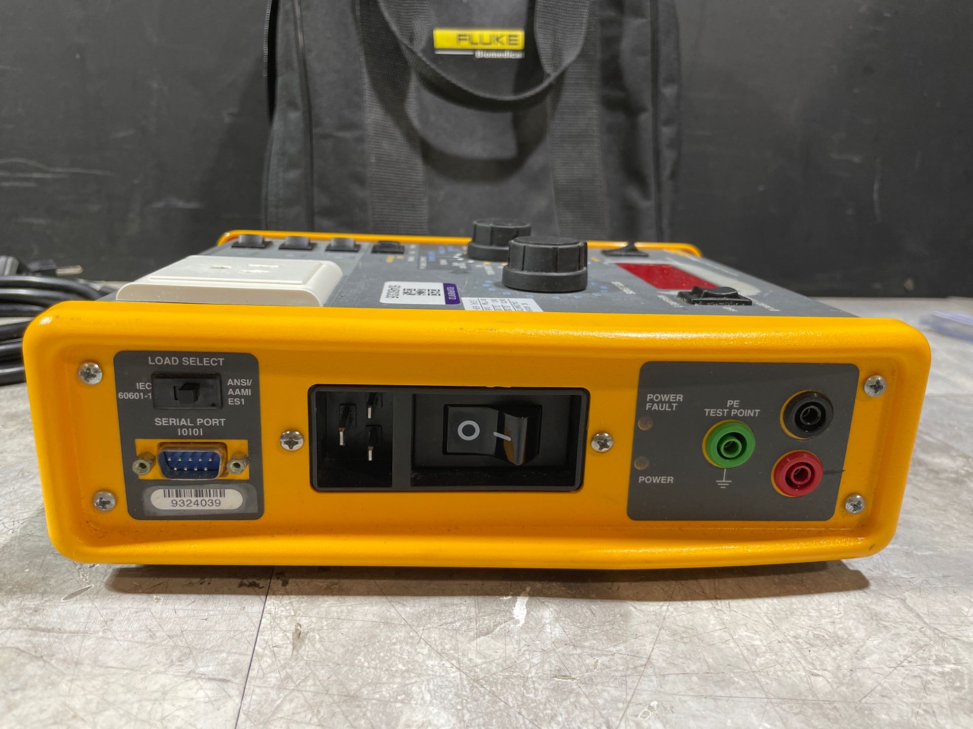 FLUKE ESA612 ELECTRICAL SAFETY ANALYZER SN 9324039 - Bild 3 aus 7