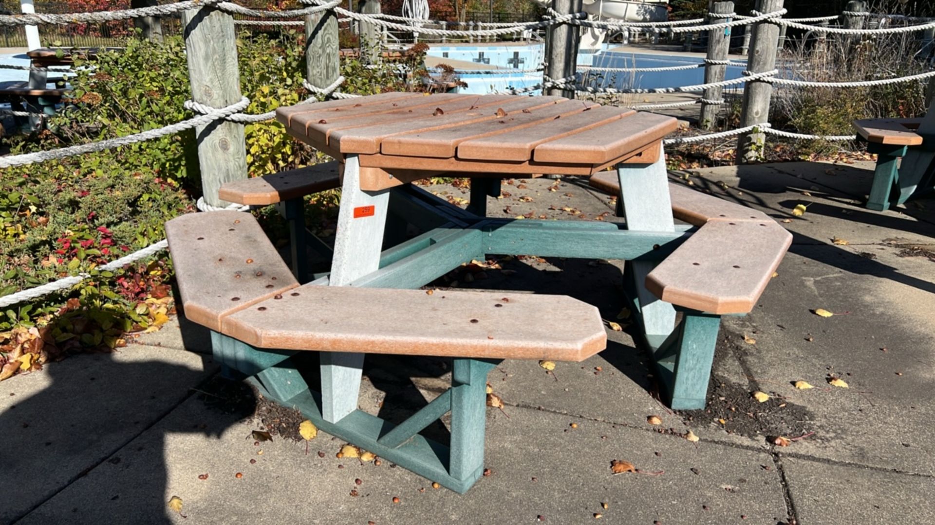 HEX PICNIC TABLE WITH BENCH