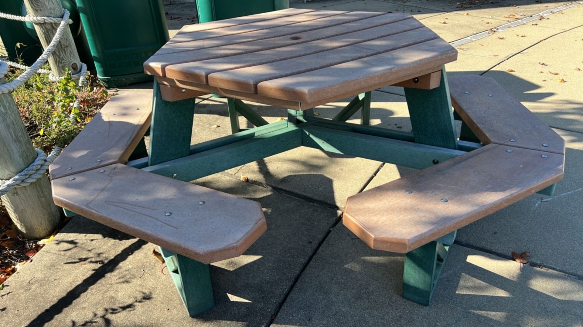 HEX PICNIC TABLE WITH BENCH - Image 2 of 2