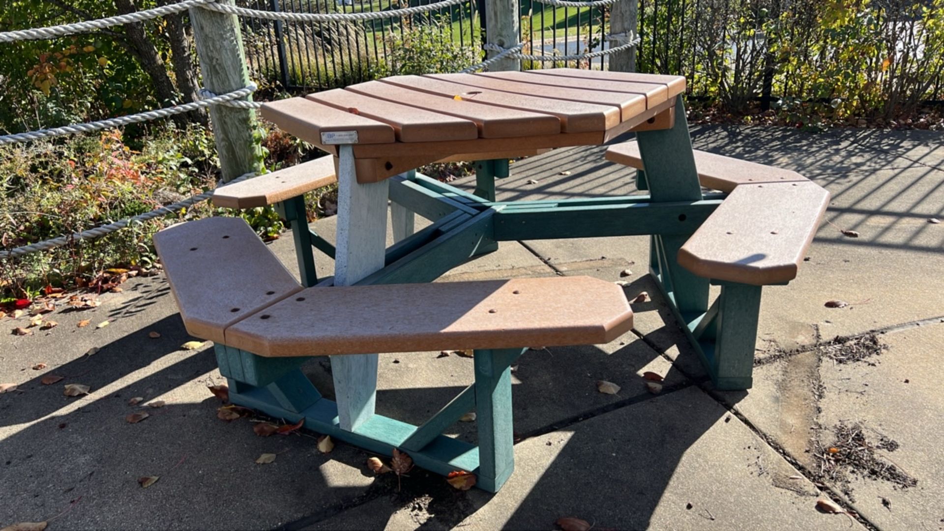 HEX PICNIC TABLE WITH BENCH - Image 2 of 2