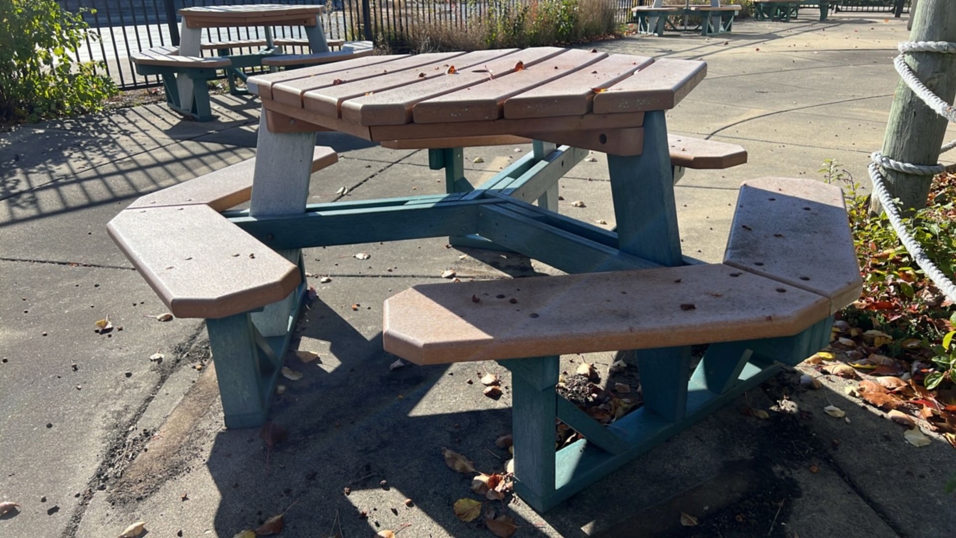 HEX PICNIC TABLE WITH BENCH - Image 2 of 2