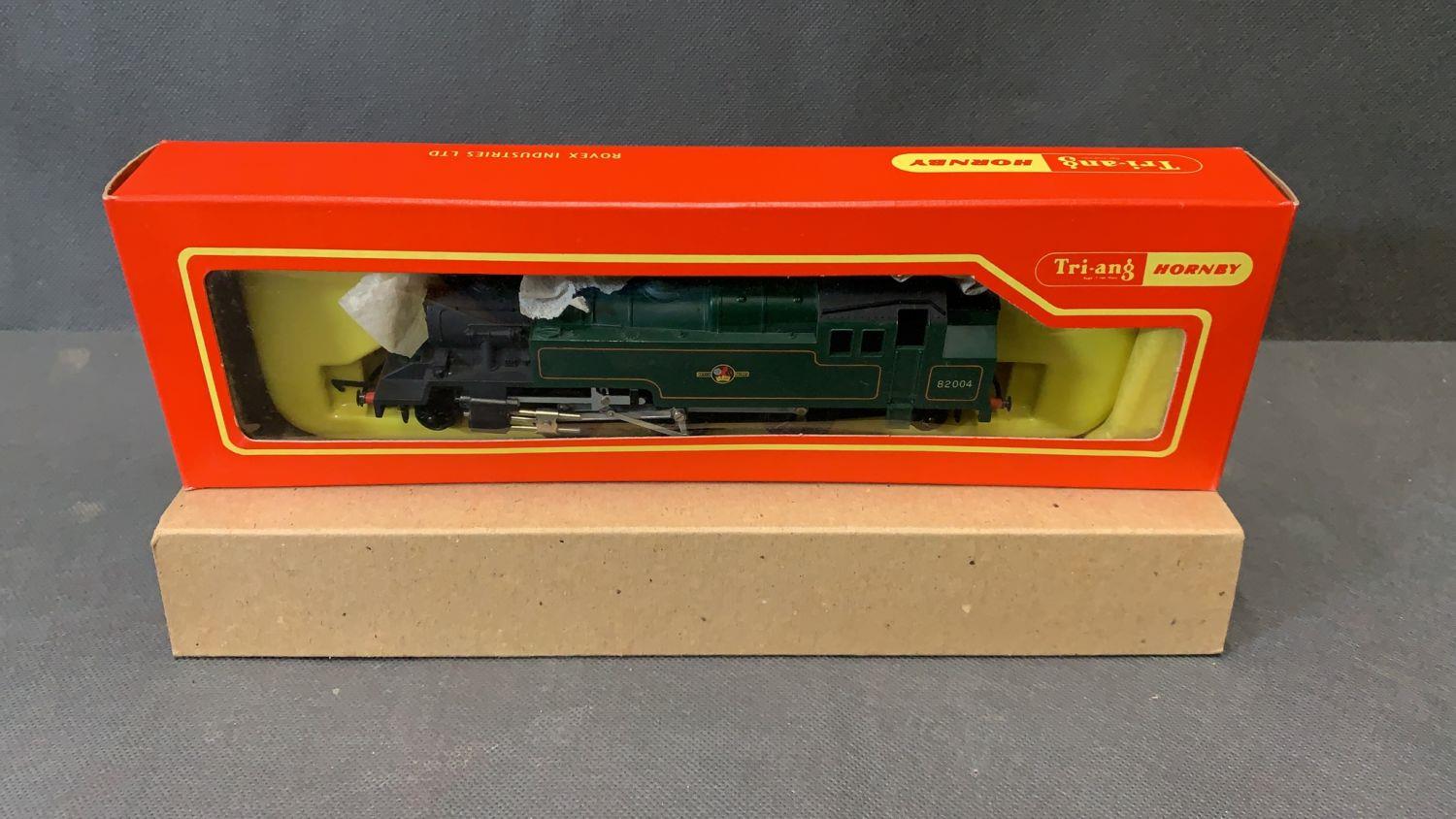 TRIANG-HORNBY 00 Gauge 2-6-2 class 3 MT Tank engine in BR green No. 82004, catalogue R595, boxed and