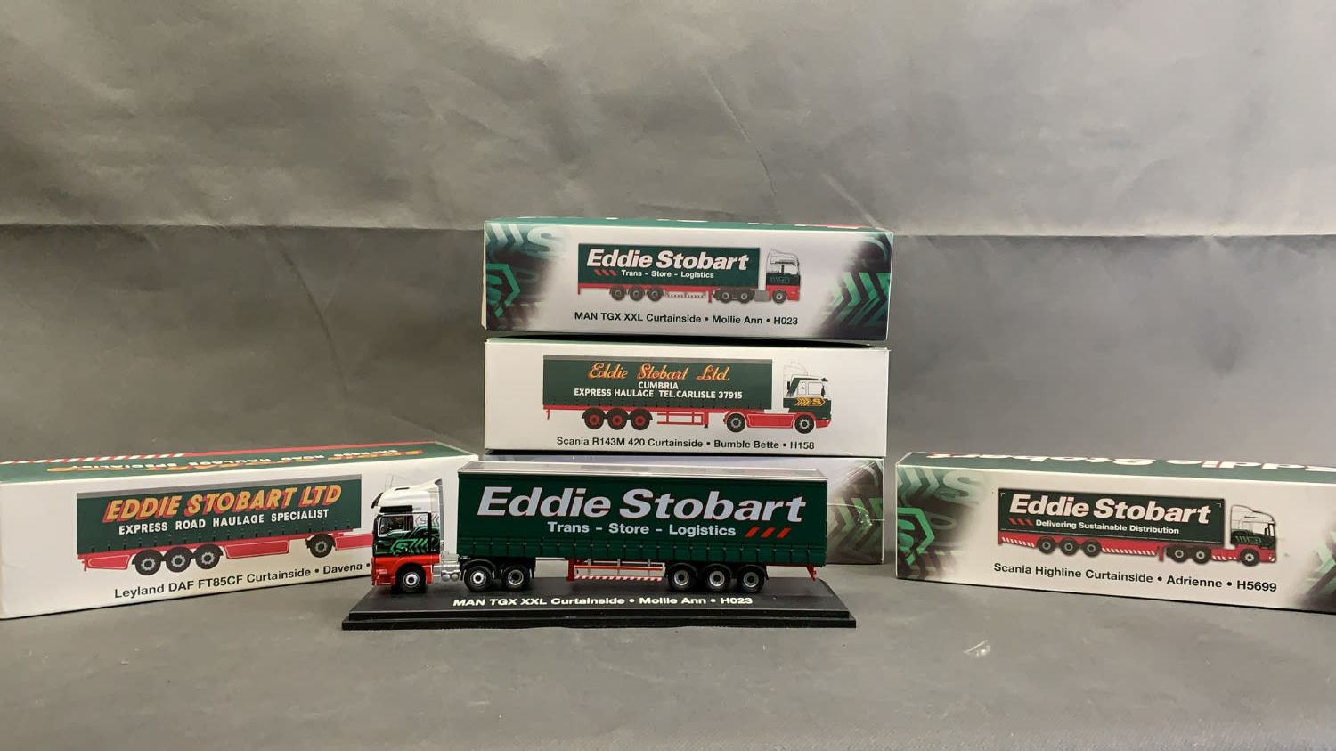 5 Eddie Stobart curtainside trucks, boxed, mint condition scale 1:76, die cast metal Leyland DAF