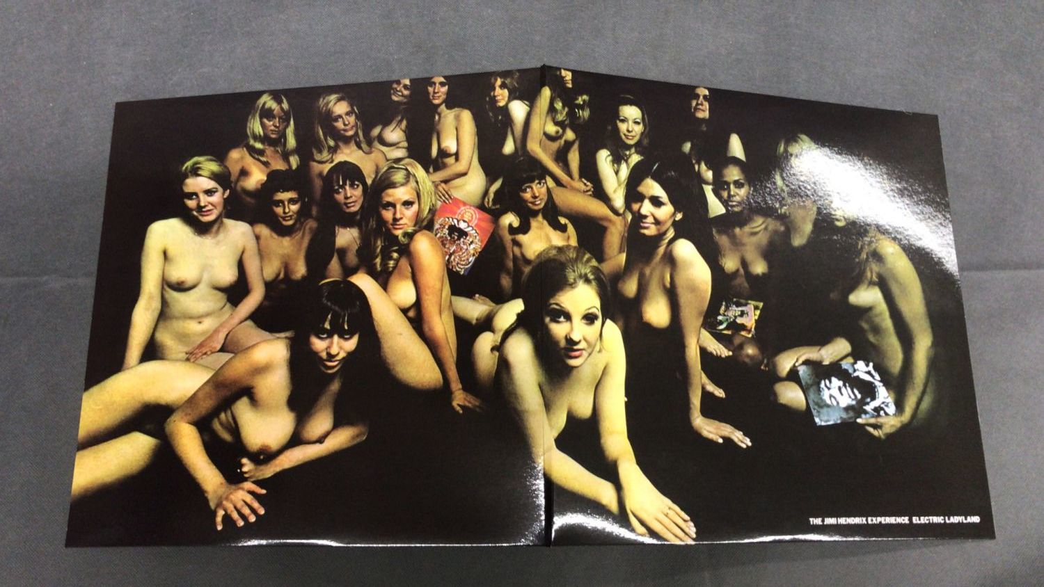 Jimi Hendrix - Electric Ladyland Unofficial re-issue (Track record 2657001) Cover and vinyl are - Image 3 of 3
