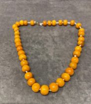 A vintage Baltic Amber necklace 53cm long