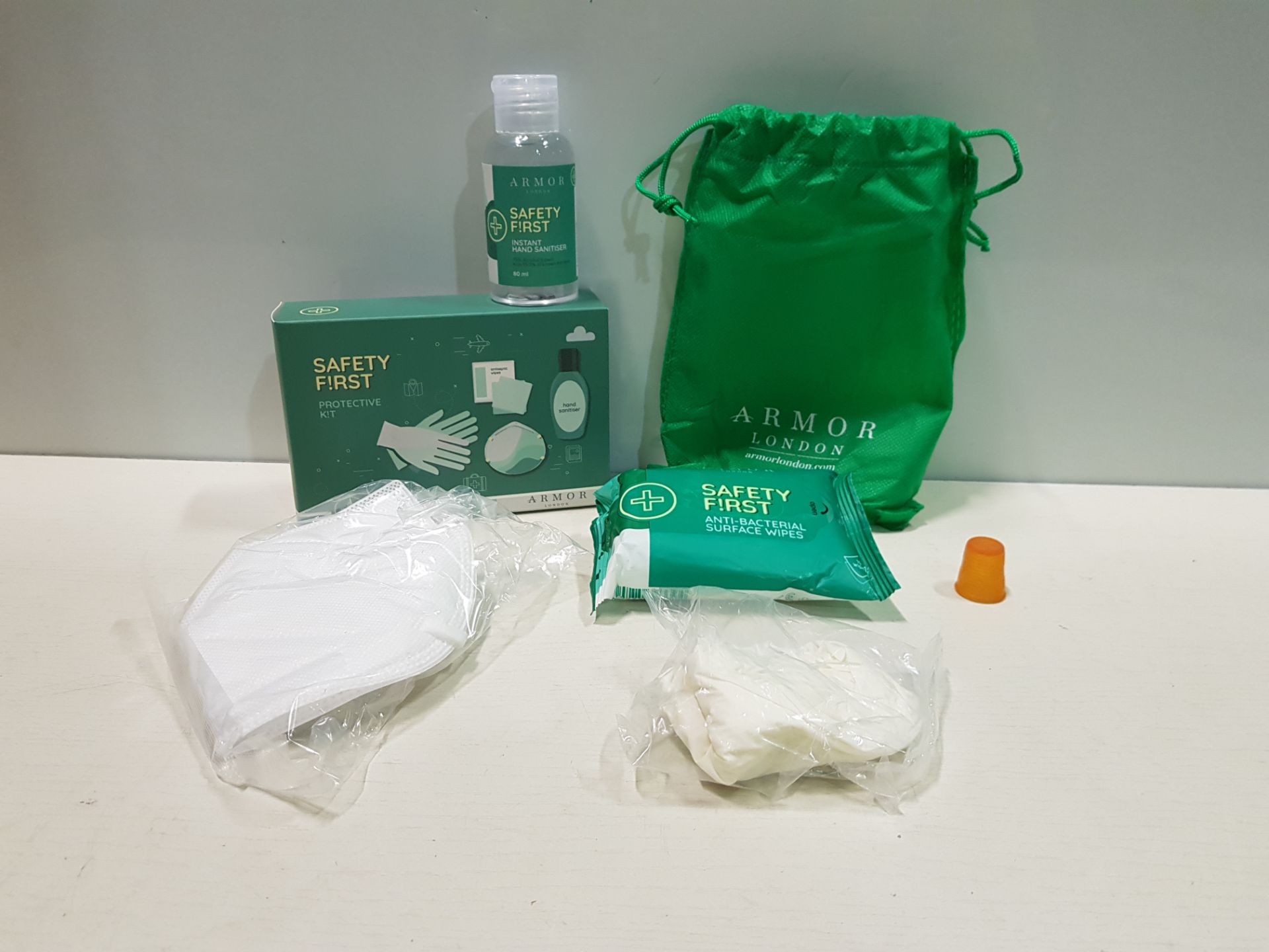 100 X BRAND NEW ARMOR LONDON SAFETY FIRST PROTECTIVE KITS INCLUDING GLOVES, HAND SANITISER,