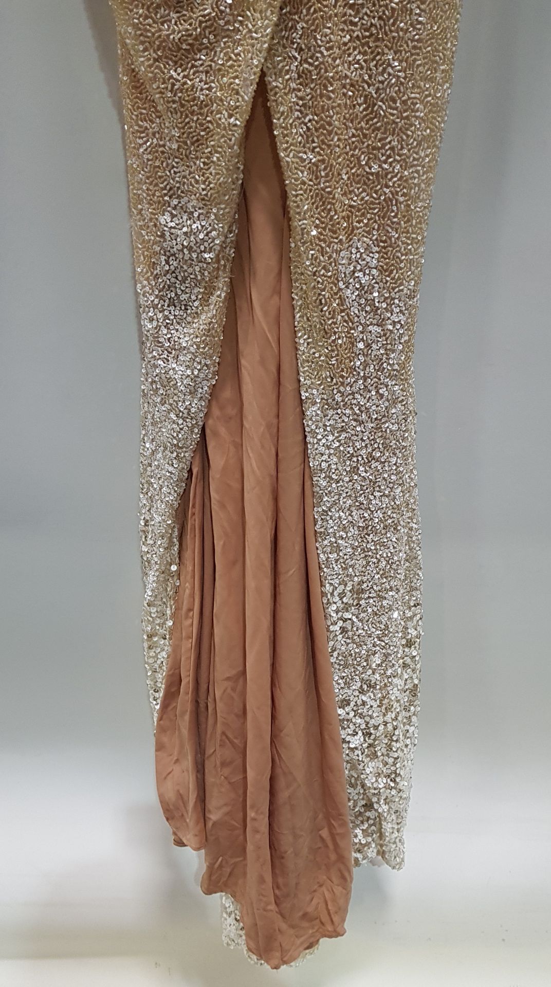 GOLD & CREAM COLOURED TRAILING GOWN (1.5M FROM WAIST TO END OF THE TRAIL) - FULL LENGTH SEQUIN - Image 3 of 5