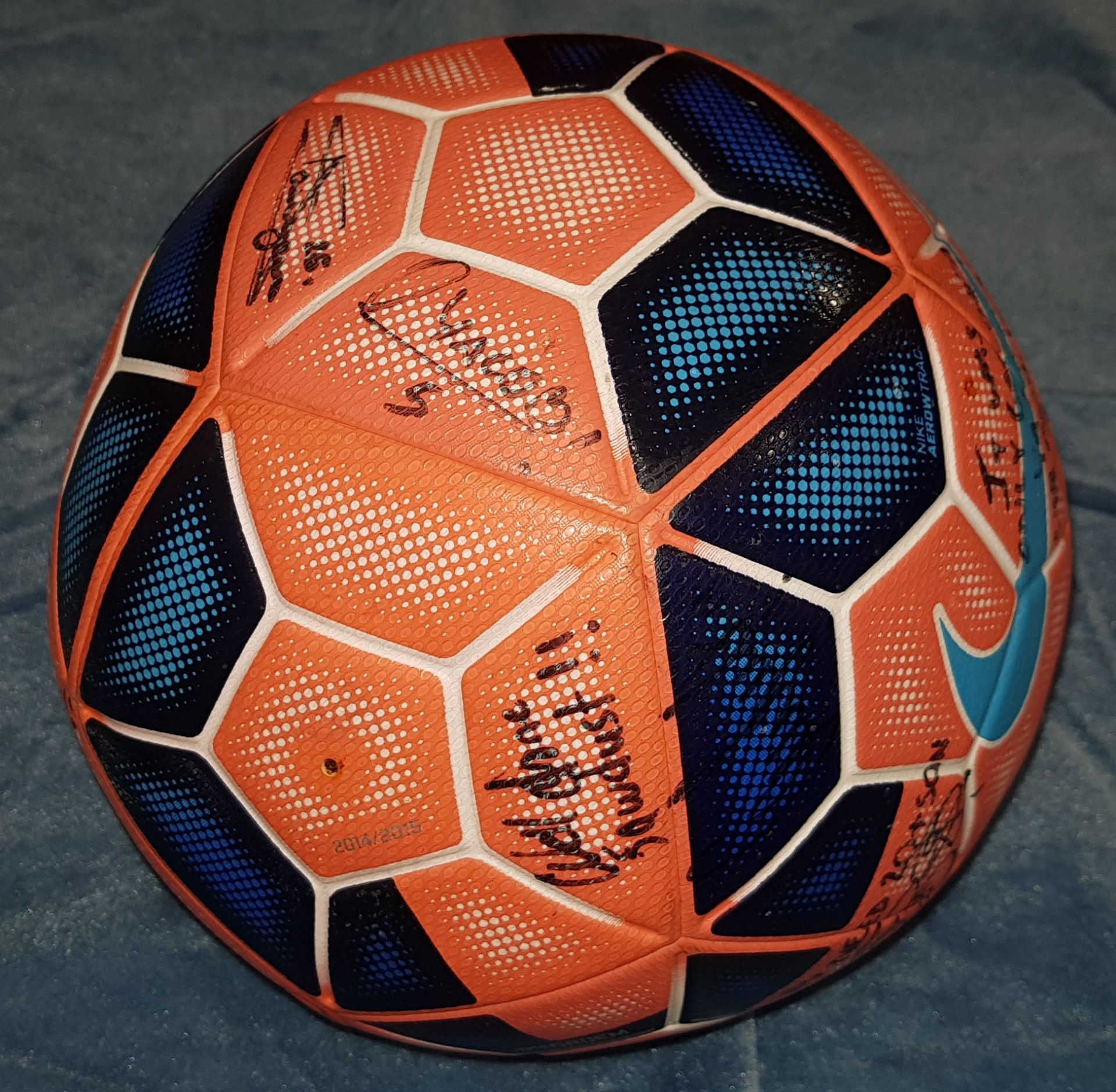 NIKE ORDEM THE FA CUP OFFICIAL MATCH BALL WITH NUMEROUS UNKNOWN SIGNATURES (SEE IMAGES) - Image 4 of 4