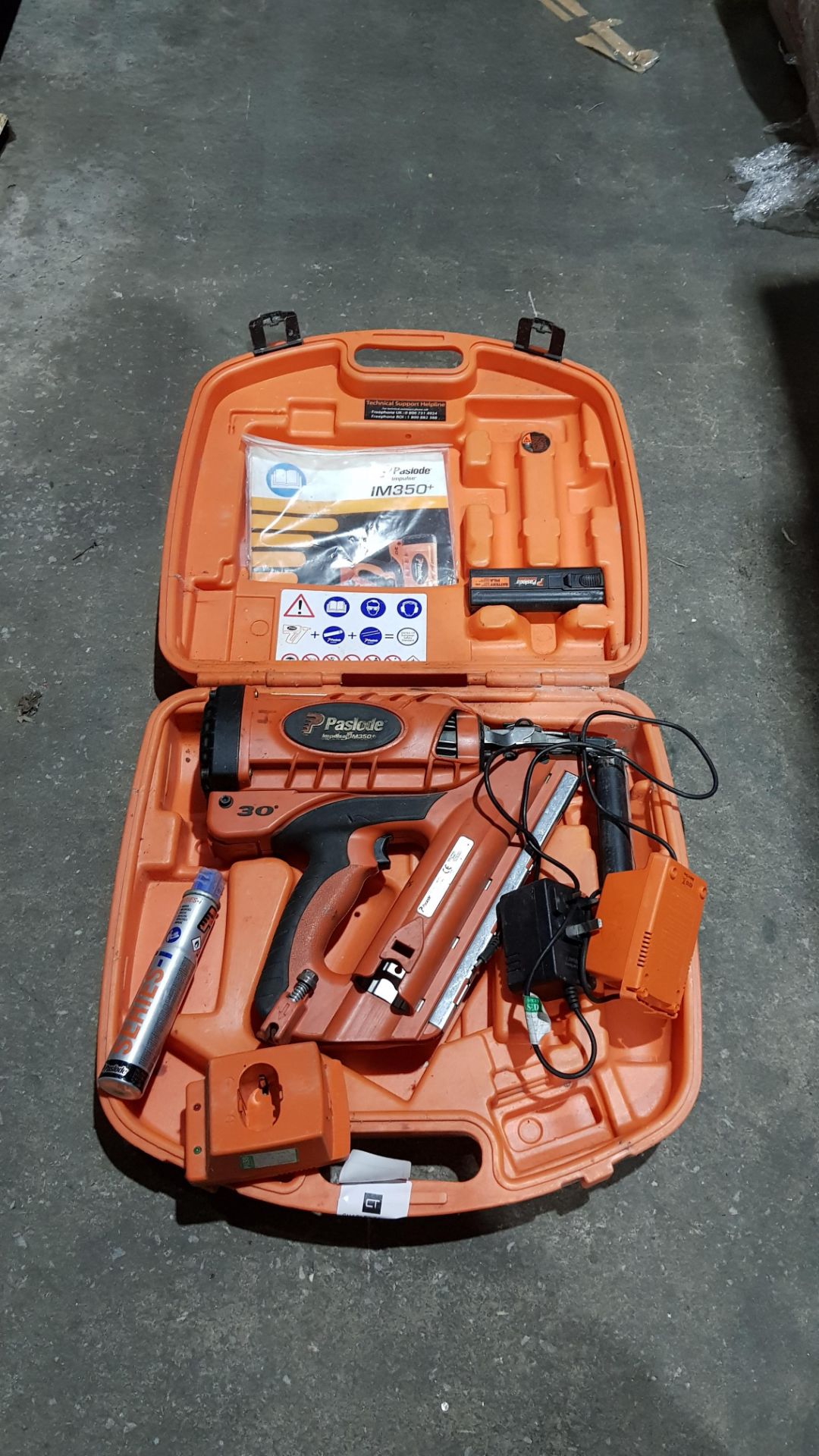 1 X PASLODE IMPLUSE IM360CI LITHIUM NAIL GUN WITH CARRY CASE WITH CHARGER & PASLODE GAS CANISTER