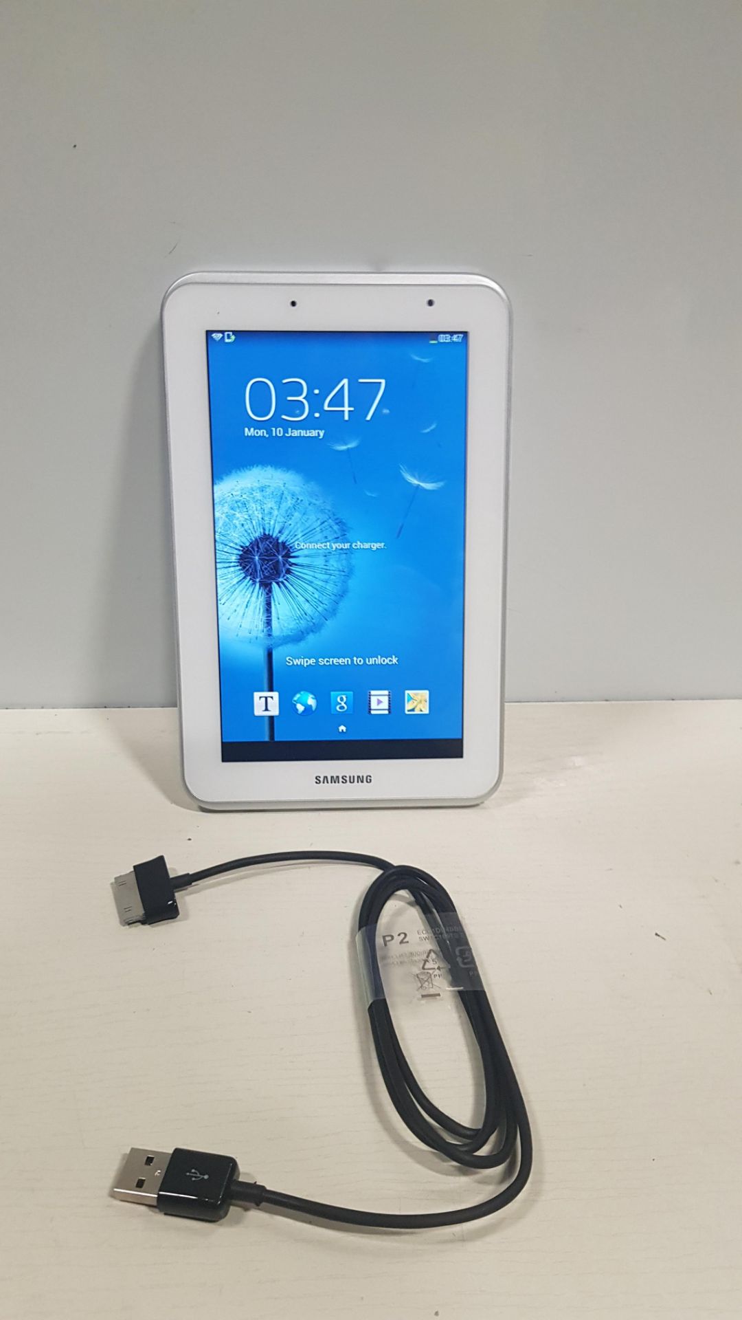1 X SAMSUNG TABLET WITH CHARGE CABLE