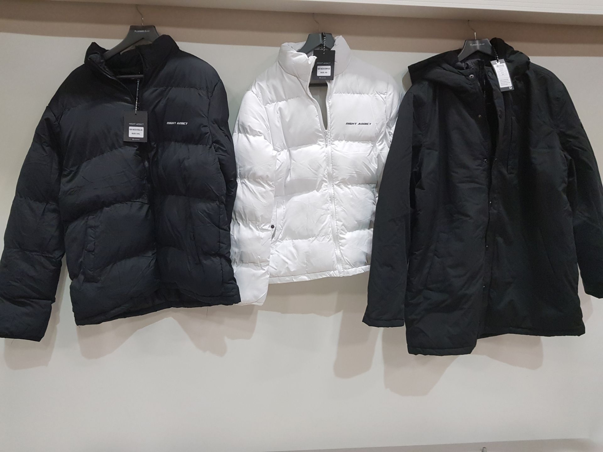 5 X BRAND NEW MIXED CLOTHING LOT CONTAINING - JACK AND JONES BLACK QUILTED PUFFER COAT SIZE